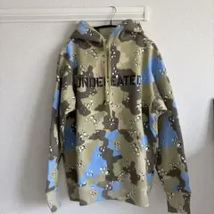 UNDEFEATED カモフラージュ フード付きパーカーのサムネイル