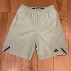 adidas 薄緑 ストレッチショートパンツ