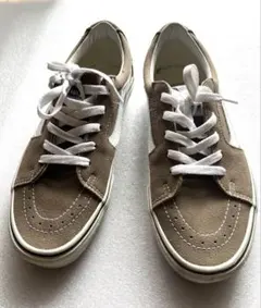 ブラウン スニーカー