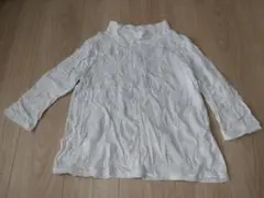 TRICOREの白シャツ