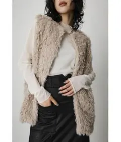 AZUL BICOLOR VOLUME FUR VEST