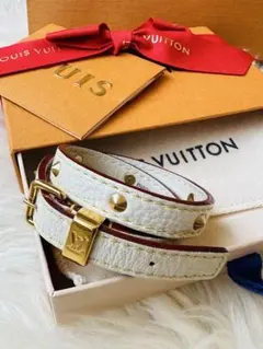 Louis Vuitton レザーブレスレット ホワイト【中古】ヴィトンのサムネイル