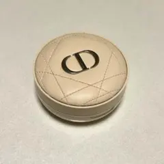 Dior ディオール スキンフォーエヴァー クッションパウダー　コーラル