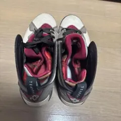 Air Jordan 7 ホワイト/グレー/バーガンディ