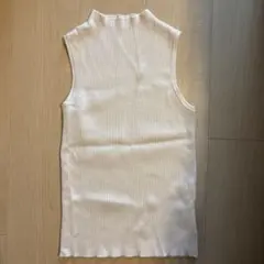 ホワイト リブ編み ハイネック ノースリーブ