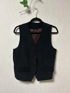 ブラック　ベルベット調ベスト　難あり