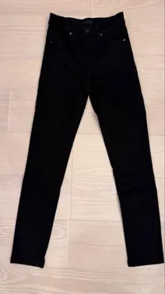 UNIQLO ブラックスキニーデニム ハイウエスト　22