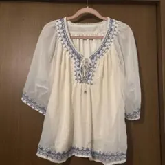 INGNI 刺繍入りホワイト五分袖チュニック M