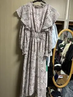 メ*グ様 トッコクローゼット 花柄フリルワンピース