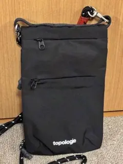 【美品】Topologie トポロジー フォンサコッシュ ストラップ付　ブラック