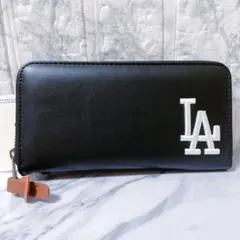 【新品✨️タグ付】MLB ドジャースLAロゴ刺繍 ロングウォレット 黒 チェーン付