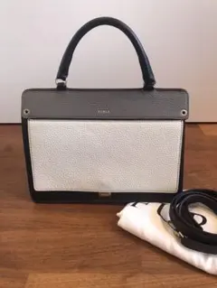 卒業入学に！フルラ FURULAライク　グレー・ブラック