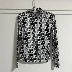 SHEIN 幾何学模様 タートルネック長袖トップス Sサイズ