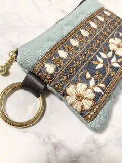 インド刺繍のキルティングキーポーチ