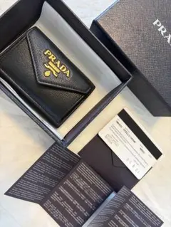 ほぼ未使用美品✨ミニ財布 PRADA 三つ折VITELLO GRAIN ブラックのサムネイル