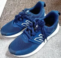 New Balance 　スニーカー　レディース　23.5cm　メルカリ便