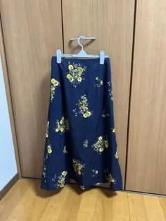 AVAN LILY 花柄 フレアスカート ネイビー Mのサムネイル