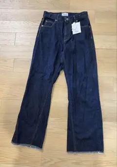 新品未使用品　Andemiu アンデミュウ デニムパンツ ジーンズ フレアのサムネイル