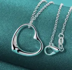 ハート型シルバーネックレス