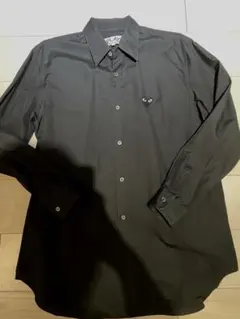 川久保玲 Comme des Garcons PLAY 黑色長袖襯衫 紅心刺繡
