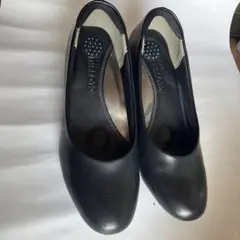 極美品⭐︎黒ヒールのサムネイル