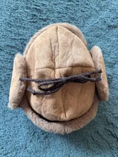 ベージュ耳あて付きフリース帽子　54