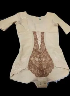 グラントイーワンズ　袖付きボディスーツ　90LL　カフェオレ