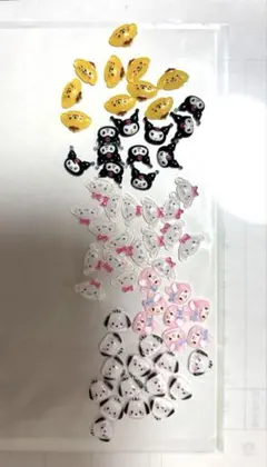 【新品サンリオ ネイルパーツ50個セット キティ シナモン クロミ ネイルチップ