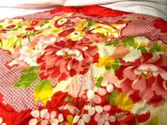 布団 当時物 昭和レトロ 着物柄 和 インテリア 寝具 はビンテージ 花柄 2025年最新】昭和レトロ アンティーク掛け布団の人気アイテム