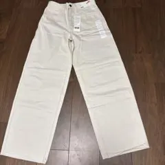 新品　ユニクロ　U ワイドフィットカーブジーンズ　24(61)cm