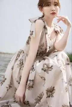 【新品タグ付き】 Sunflower-Printed Midi Dress XS Sunflower-Printed Midi Dress（ワンピース）｜Her lip to（ハー