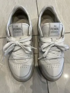 FENDI フェンディ レザースニーカー 白 25cm メンズ 人気モデルのサムネイル