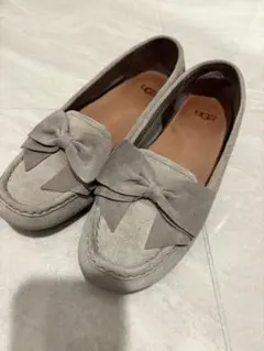 UGG グレー リボン付きモカシン　23㎝