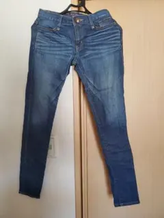 バーバリー・ブルーレーベル　スキニーデニム