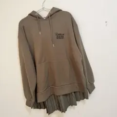 ロデオクラウンズ バックプリーツロゴパーカー