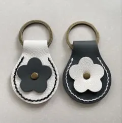 レザーキーホルダー2点セット　ハンドメイド