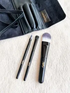 イヴ・サンローラン　メイクブラシ3本セット　ケース付き
