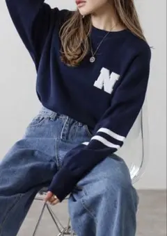 新品BONJOUR SAGAN ／サガラ刺繍ロゴスウェットライクニット／ネイビー