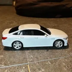CROWN ホワイト ミニカー HYBRID
