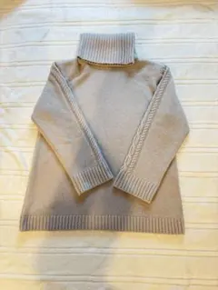 フォクシー40♡定価80000円タートルネック ニット セーター ベージュ 長袖のサムネイル