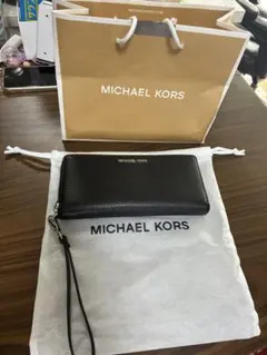 MICHAEL KORS ブラックレザー長財布