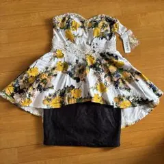 花柄ストラップレスドレス