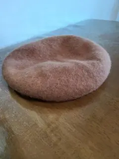 ベージュ ベレー帽