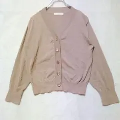 マジェスティックレゴン Vネック パールボタン カーディガン ショート丈 (M)のサムネイル