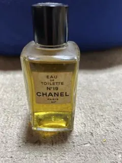 CHANEL N°19 Eau de Toilette 60ml