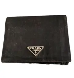 PRADA 三つ折り財布 黒　レザー