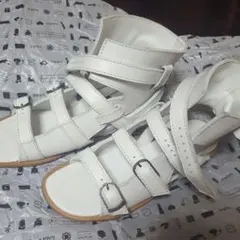 再度値下げ　zucca　レザー　サンダル　白