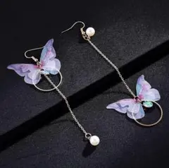 バタフライモチーフフックピアス