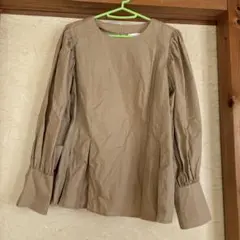 ベージュ コットン 長袖 フレアシャツ