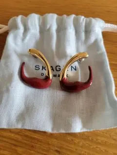 SKAGEN 赤ゴールド フープピアス